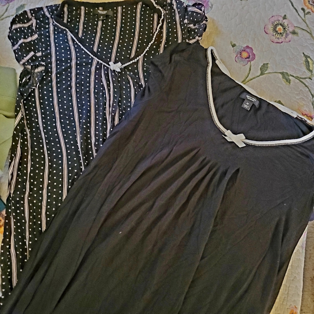 Bundle of two Simply Vera Wang nightgowns